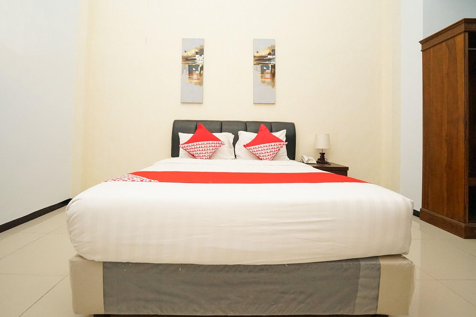 Oyo 282 Putri Utari Residence Malang Extérieur photo
