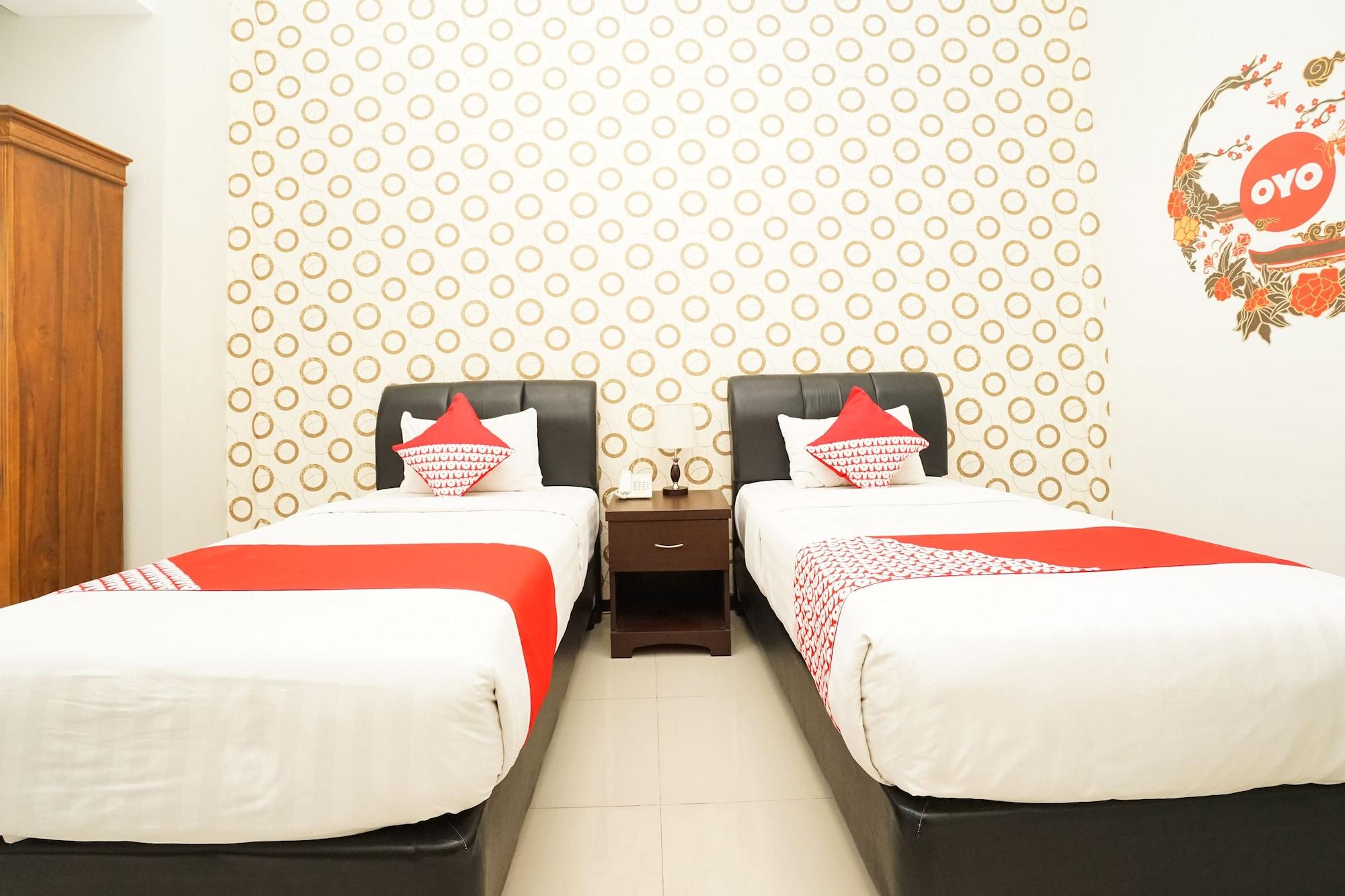 Oyo 282 Putri Utari Residence Malang Extérieur photo