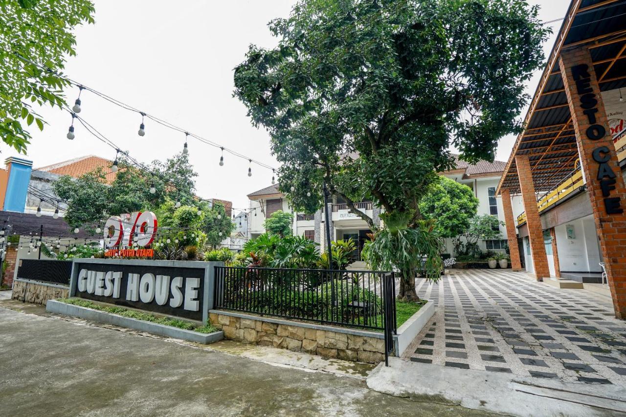 Oyo 282 Putri Utari Residence Malang Extérieur photo