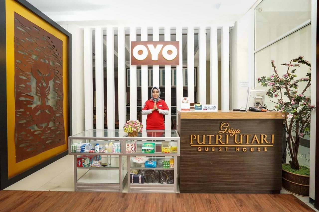 Oyo 282 Putri Utari Residence Malang Extérieur photo