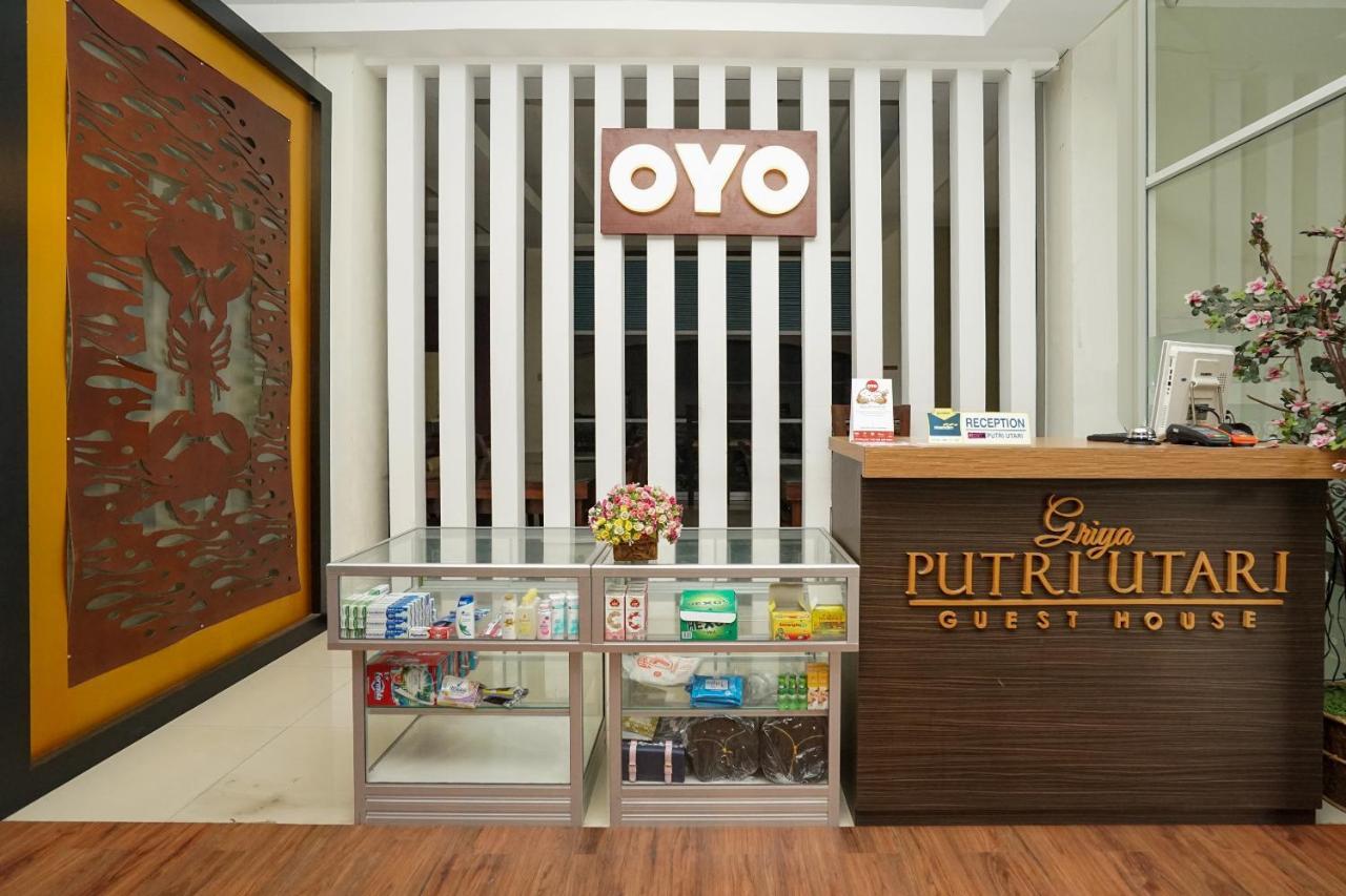 Oyo 282 Putri Utari Residence Malang Extérieur photo