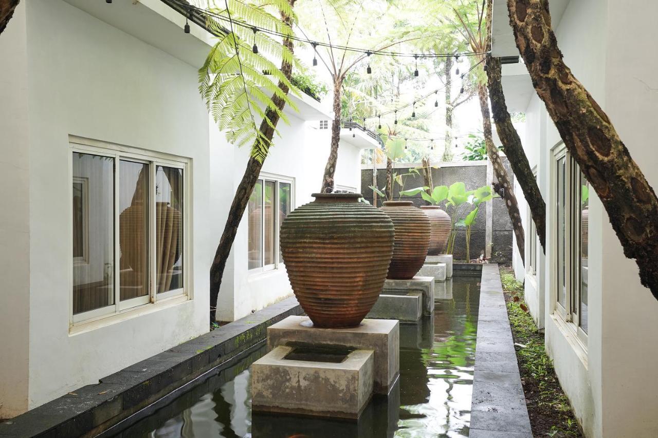 Oyo 282 Putri Utari Residence Malang Extérieur photo